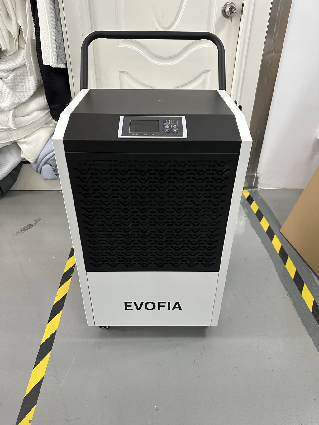 Pints Evofia Commercial and Dehumidifier Pump 240 with Drain Hose