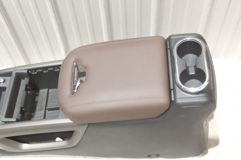 OEM Assembly 2023 Titan (Good) Floor Pre-Owned Console Nissan Center
