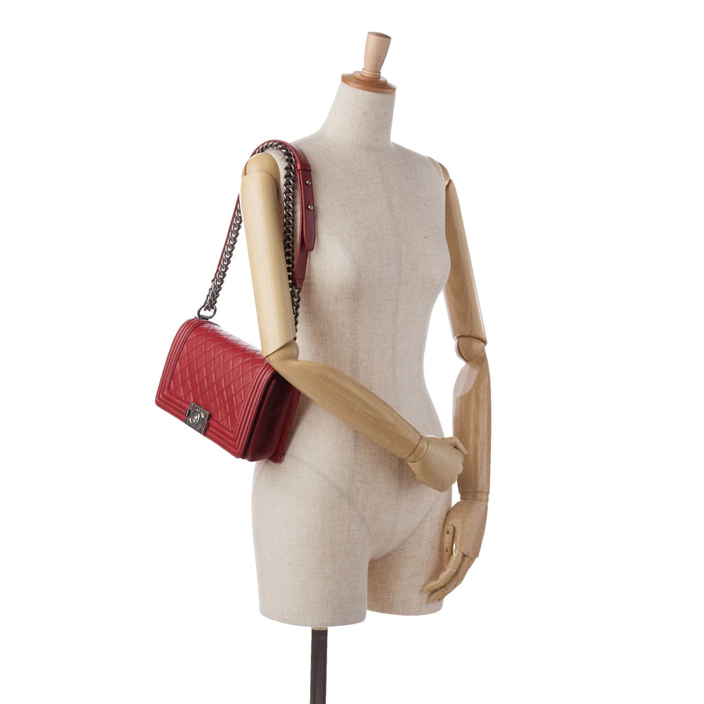 Boy Medium (Good) Bag Authenticated Crossbody Red Bag Pre-Owned Chanel Unisex Flap Leather Lambskin