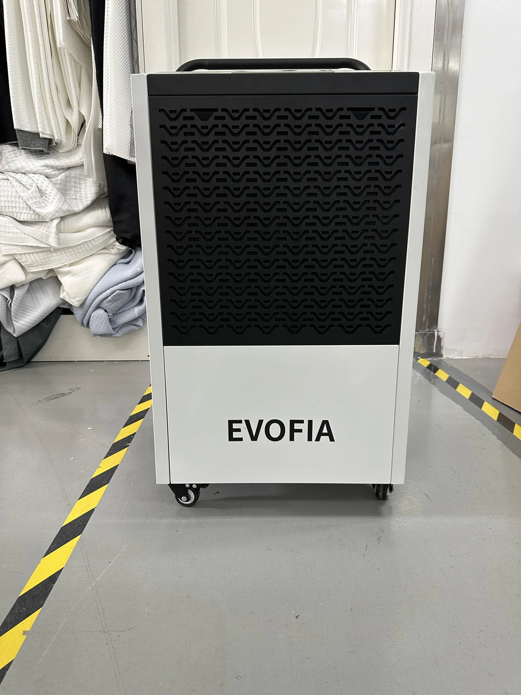 Pints Evofia Commercial and Dehumidifier Pump 240 with Drain Hose