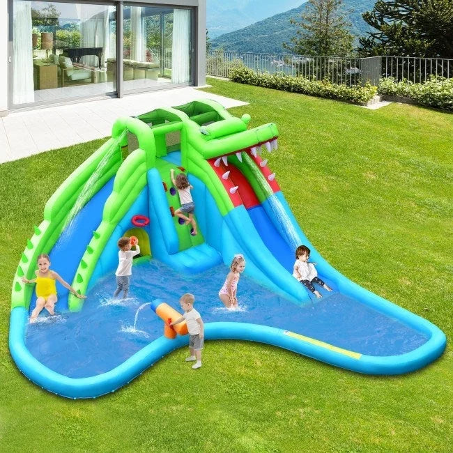 with Splashing in 7 Bounce Inflatable House 1 Pool