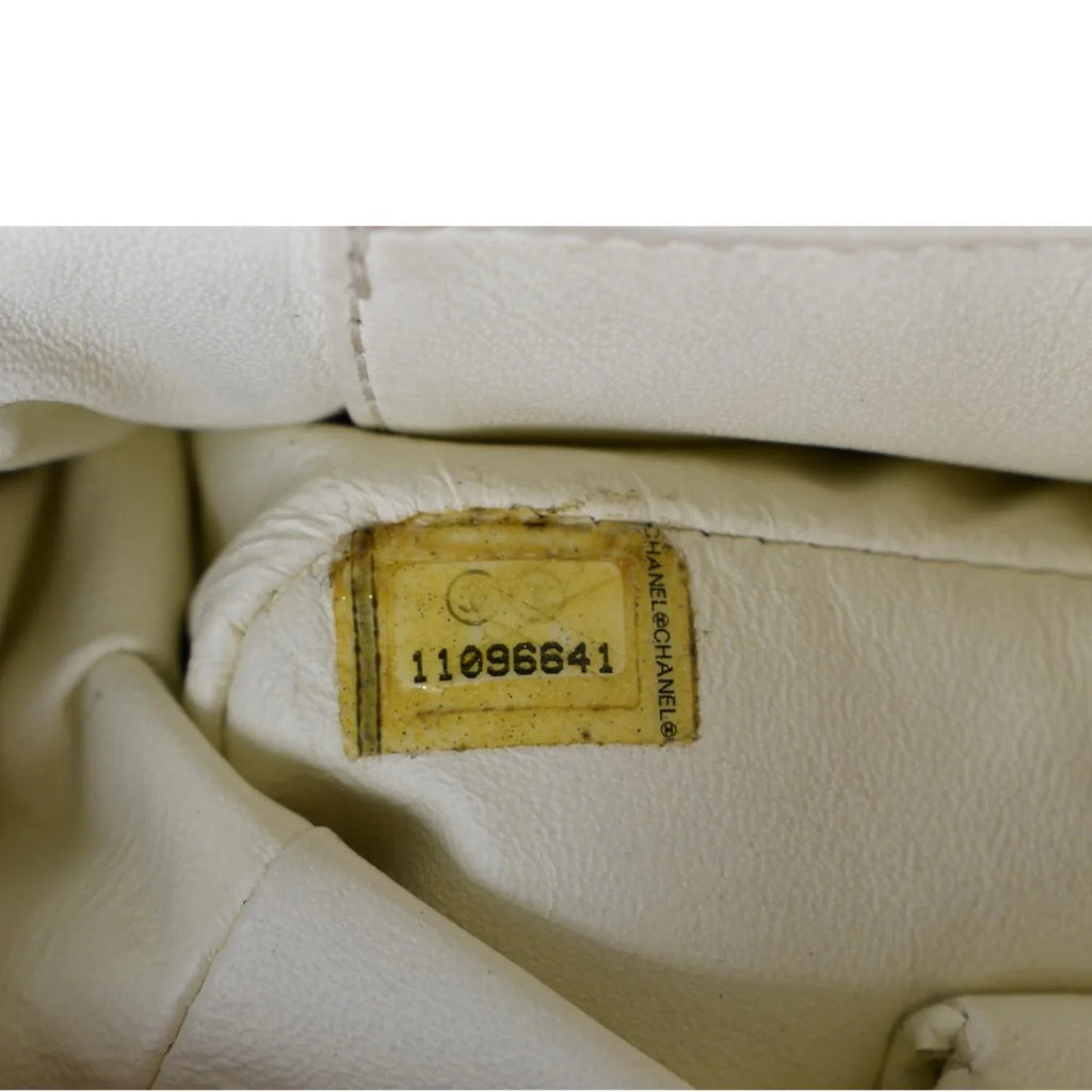 Python Crossbody Bag CHANEL Flap Leather Pre-Owned Ivory
