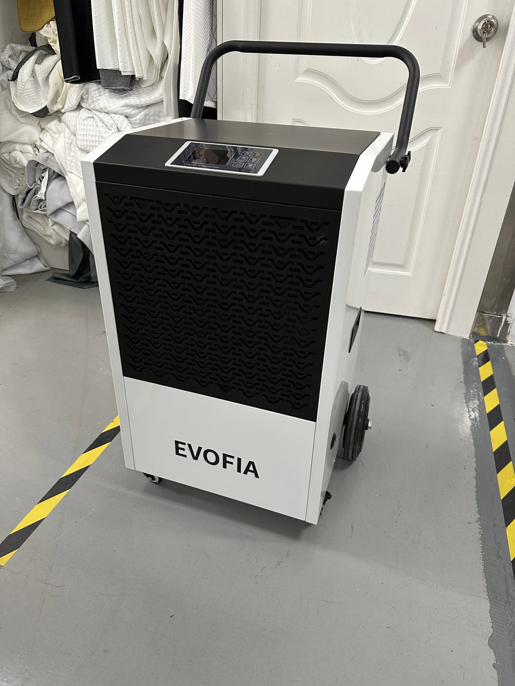 Pints Evofia Commercial and Dehumidifier Pump 240 with Drain Hose