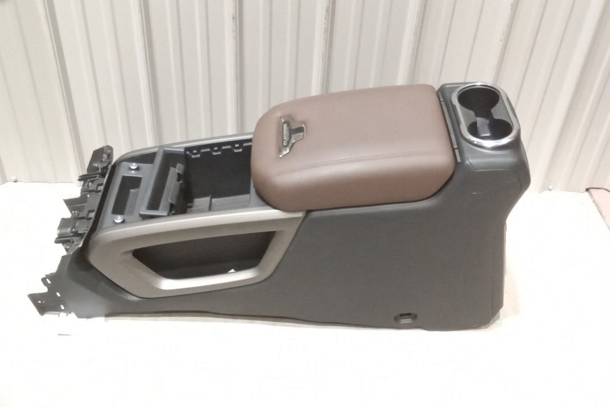 OEM Assembly 2023 Titan (Good) Floor Pre-Owned Console Nissan Center