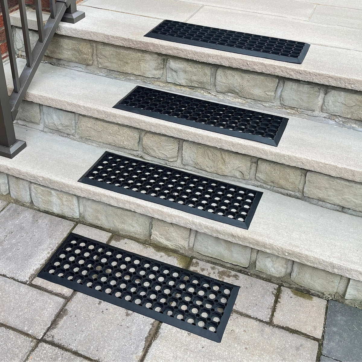 RMT10304 Tread AmeriHome 4 Black 10 Piece Stair Drainage x - in. 30 Set, Rubber