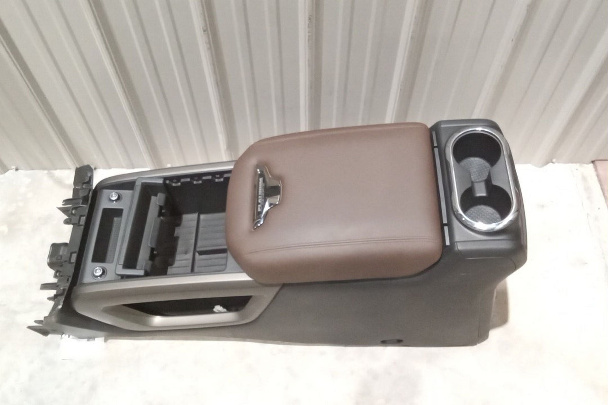 OEM Assembly 2023 Titan (Good) Floor Pre-Owned Console Nissan Center