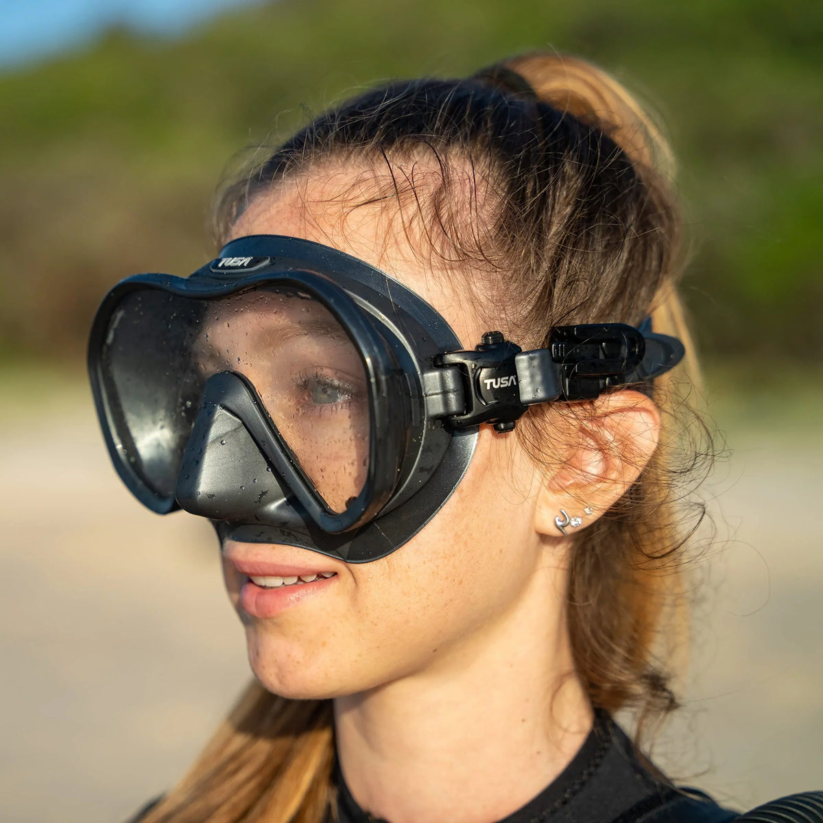 Mask, Diving Scuba (Black) TUSA Zensee M-1010 Indigo
