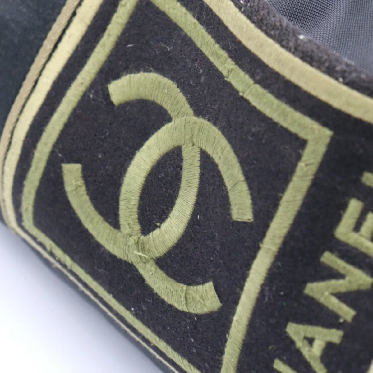Pre-Owned Travel Green Round 10 (Fair) Sport Black Khaki Line Cylindrical Cocomark Chanel Bag CHANEL Nylon Series Shoulder Boston Canvas
