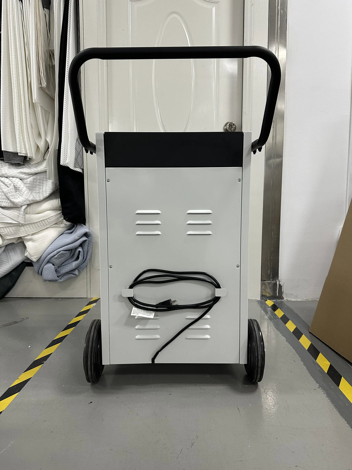 Pints Evofia Commercial and Dehumidifier Pump 240 with Drain Hose