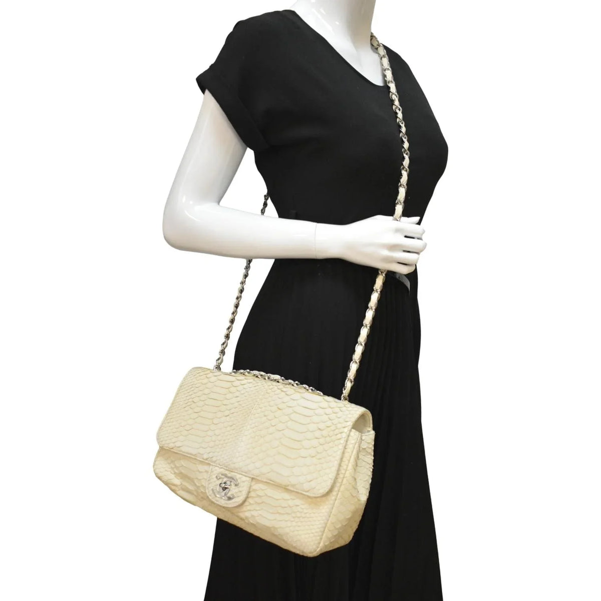 Python Crossbody Bag CHANEL Flap Leather Pre-Owned Ivory