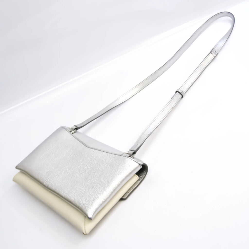 Women's Shoulder Pre-Owned (Good) Givenchy Beige,Silver BB500VB01C Duetto Leather Bag